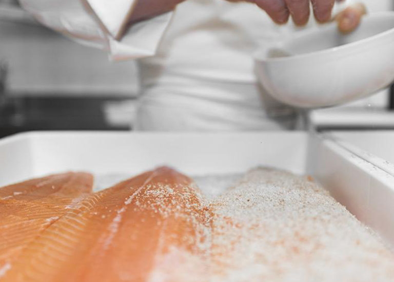 Immagine Il nostro salmone affumicato: un regalo squisito dal gusto autentico
